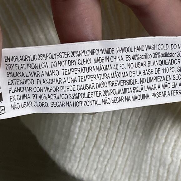 Forever 21 Sweater Women’s Medium Ugly Christmas Pullover Red White Reindeer NEW - Picture 5 of 6